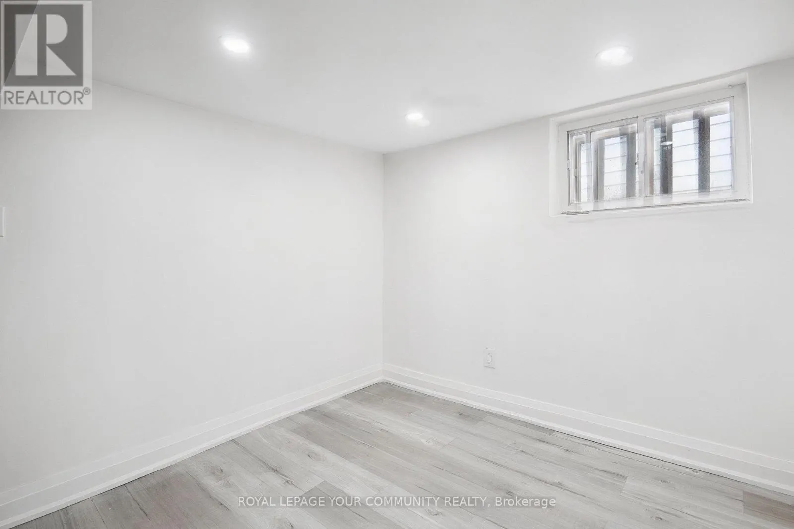 8 MERCHISON AVENUE