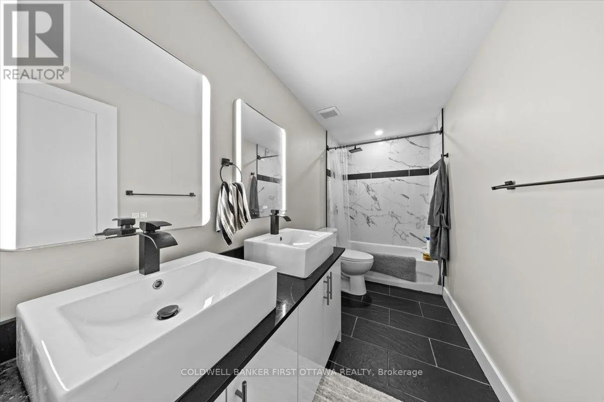 A/B - 22 INVERKIP AVENUE