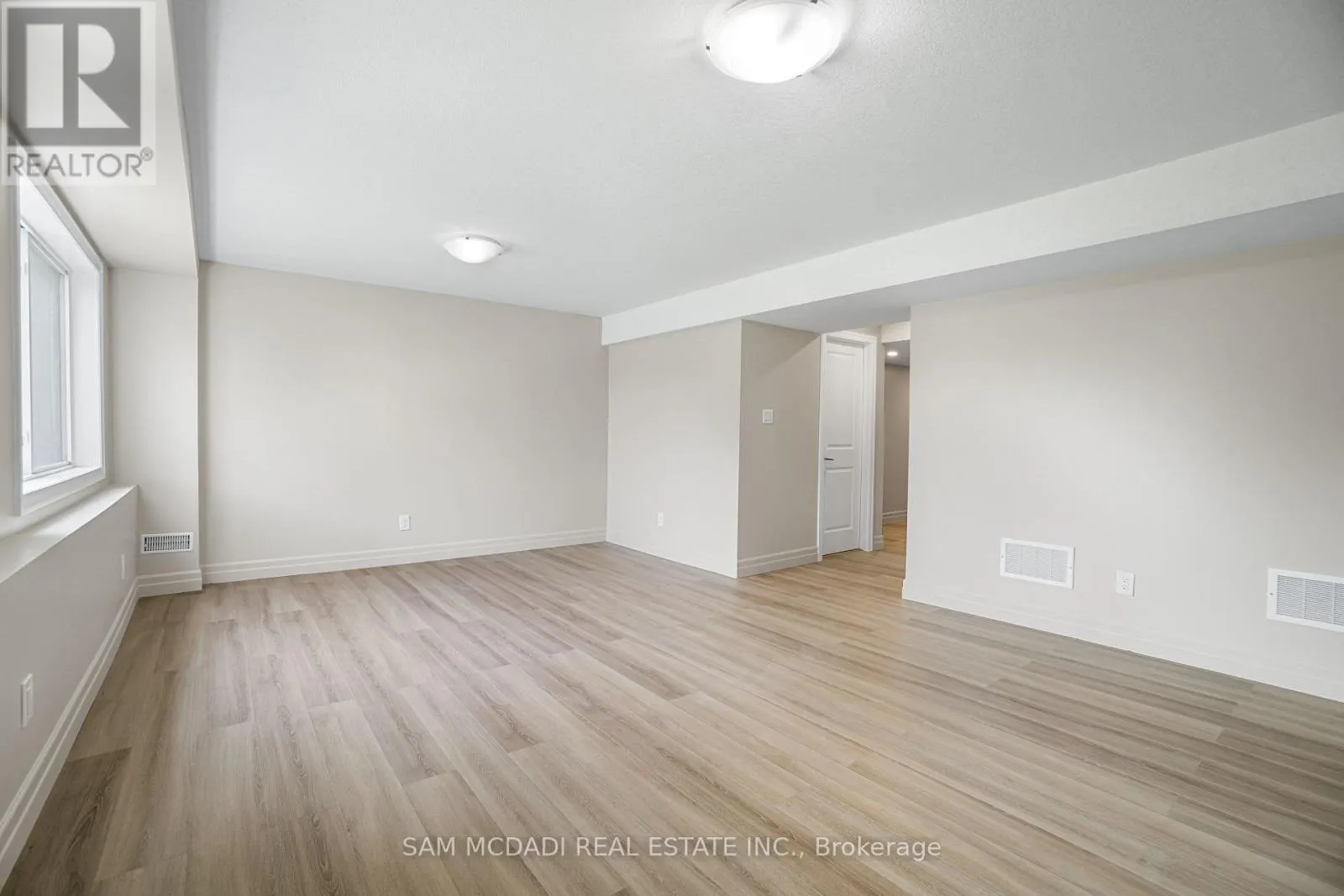 25 - 1023 DEVONSHIRE AVENUE