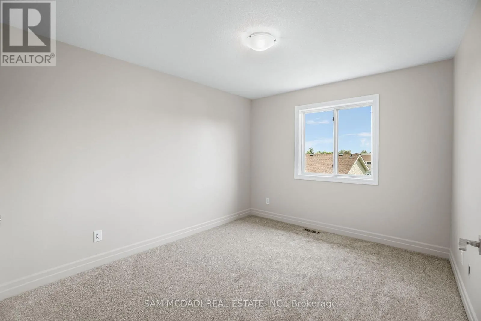 25 - 1023 DEVONSHIRE AVENUE