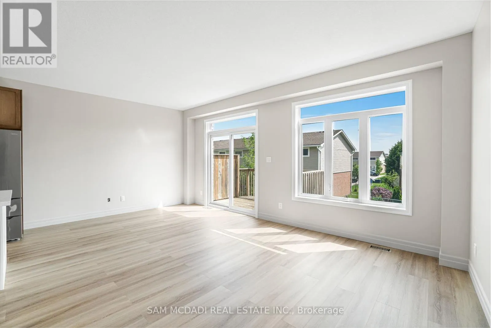 25 - 1023 DEVONSHIRE AVENUE