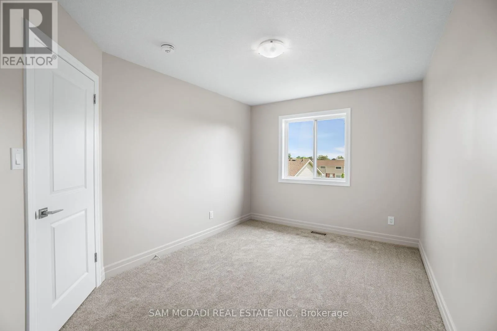 25 - 1023 DEVONSHIRE AVENUE