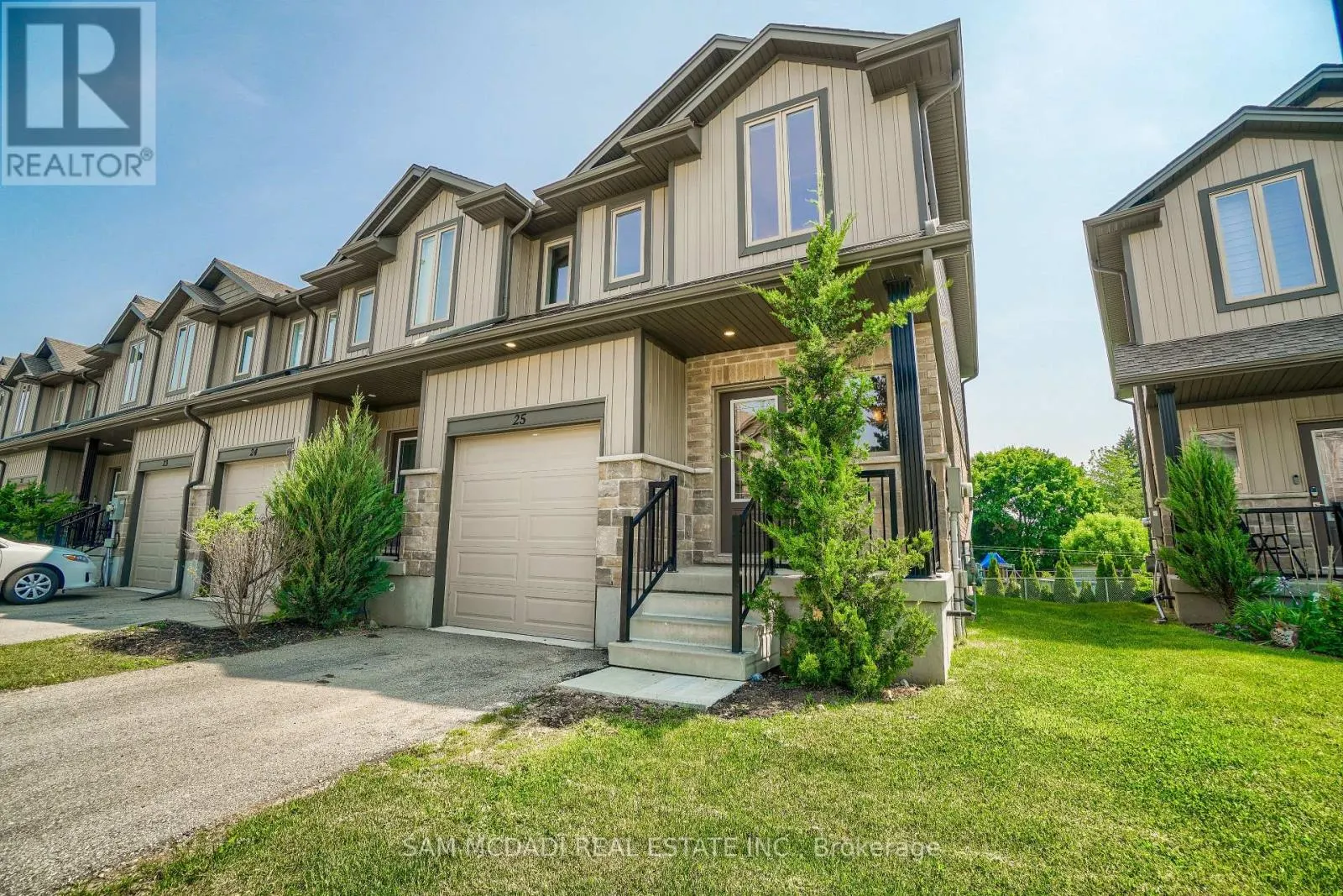 25 - 1023 DEVONSHIRE AVENUE