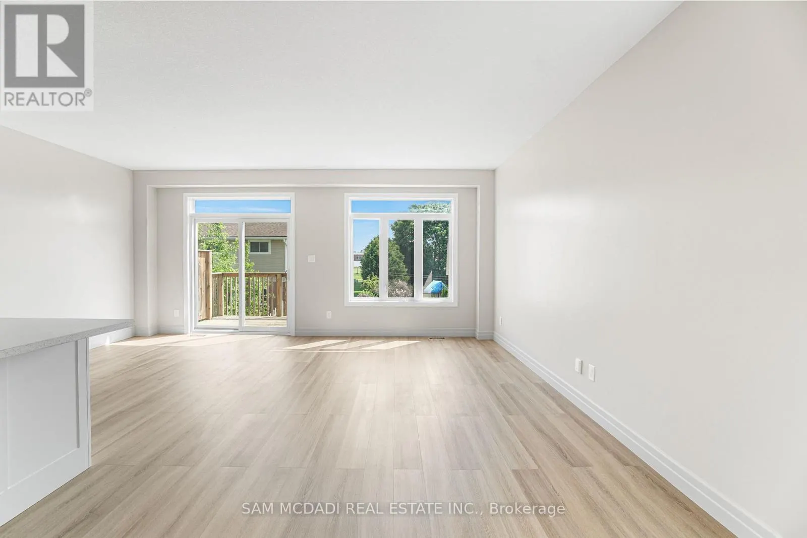 25 - 1023 DEVONSHIRE AVENUE