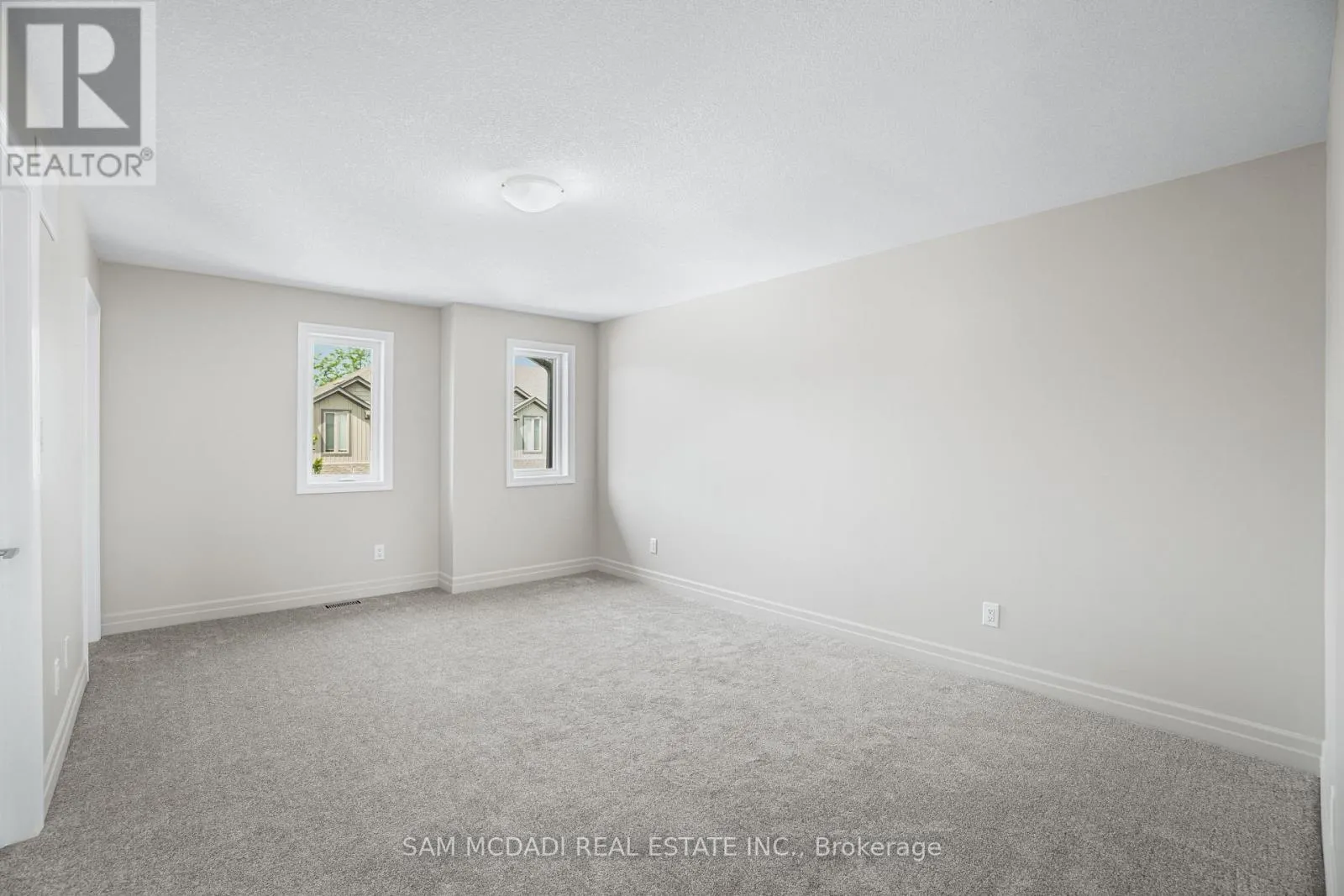 25 - 1023 DEVONSHIRE AVENUE
