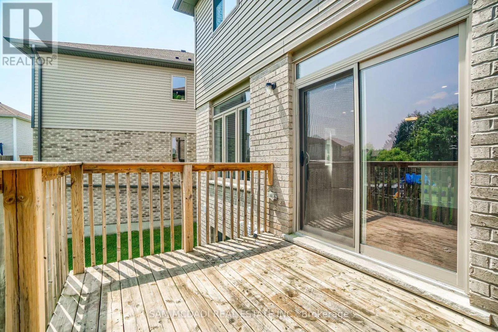 25 - 1023 DEVONSHIRE AVENUE