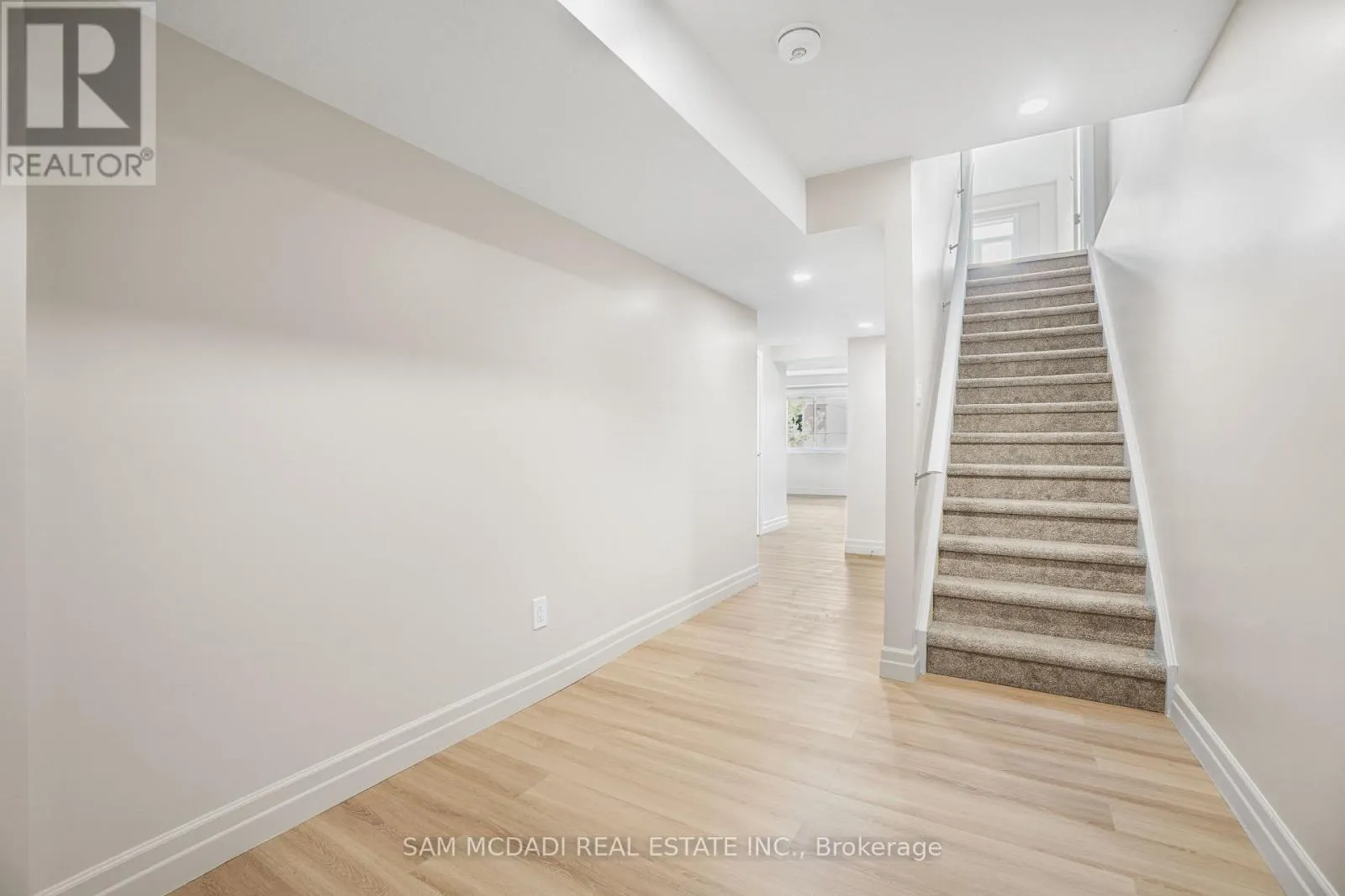 25 - 1023 DEVONSHIRE AVENUE