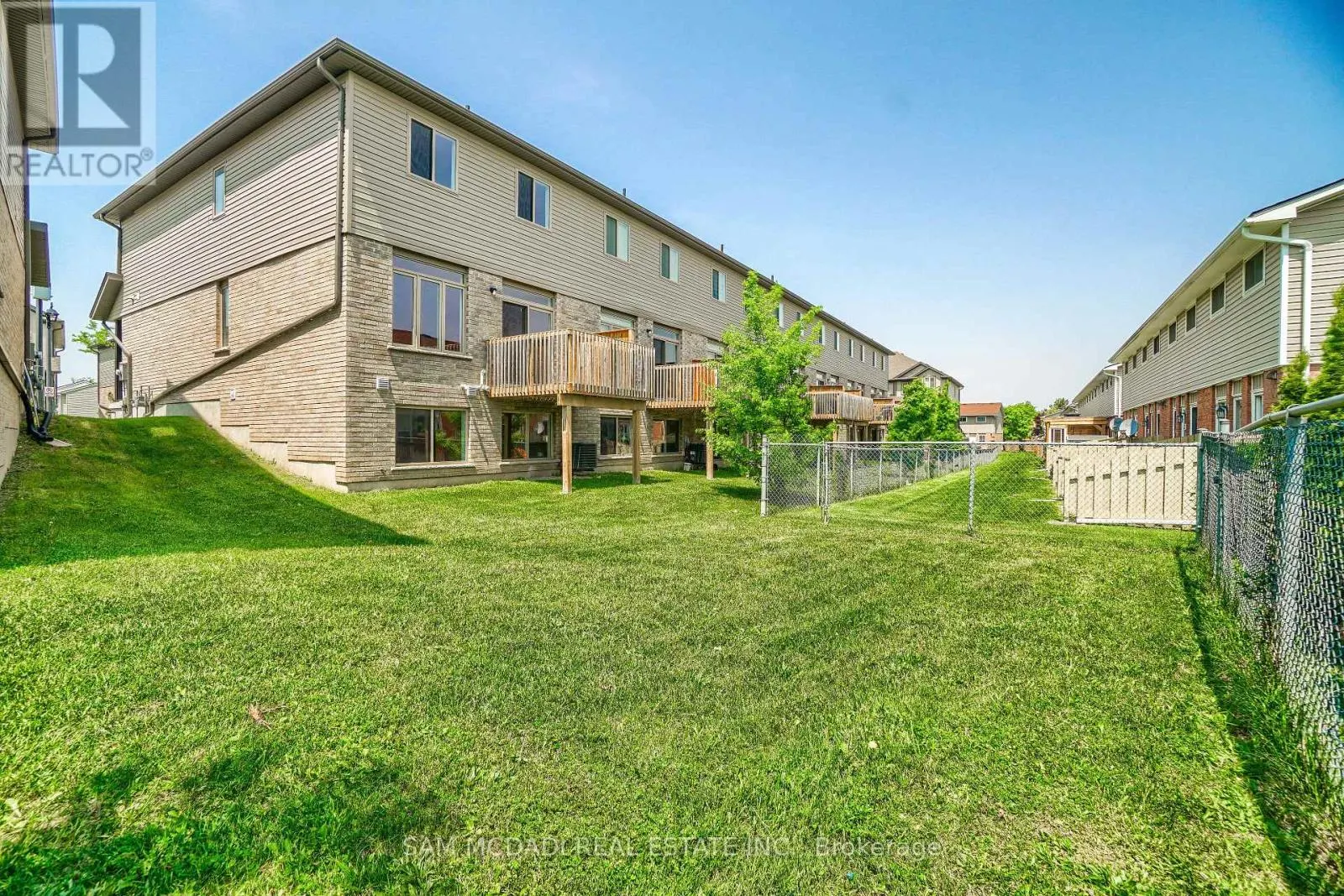 25 - 1023 DEVONSHIRE AVENUE