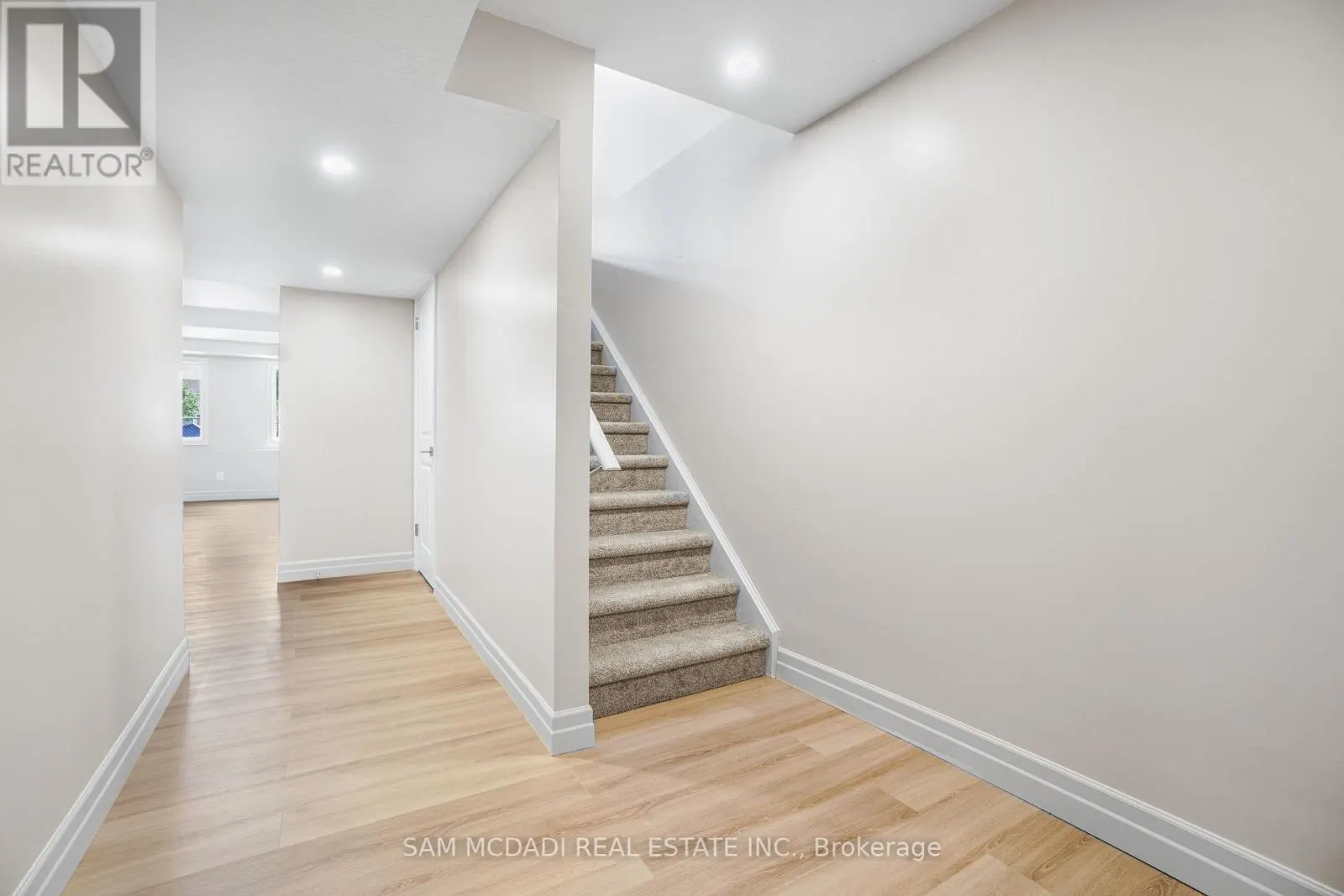 25 - 1023 DEVONSHIRE AVENUE