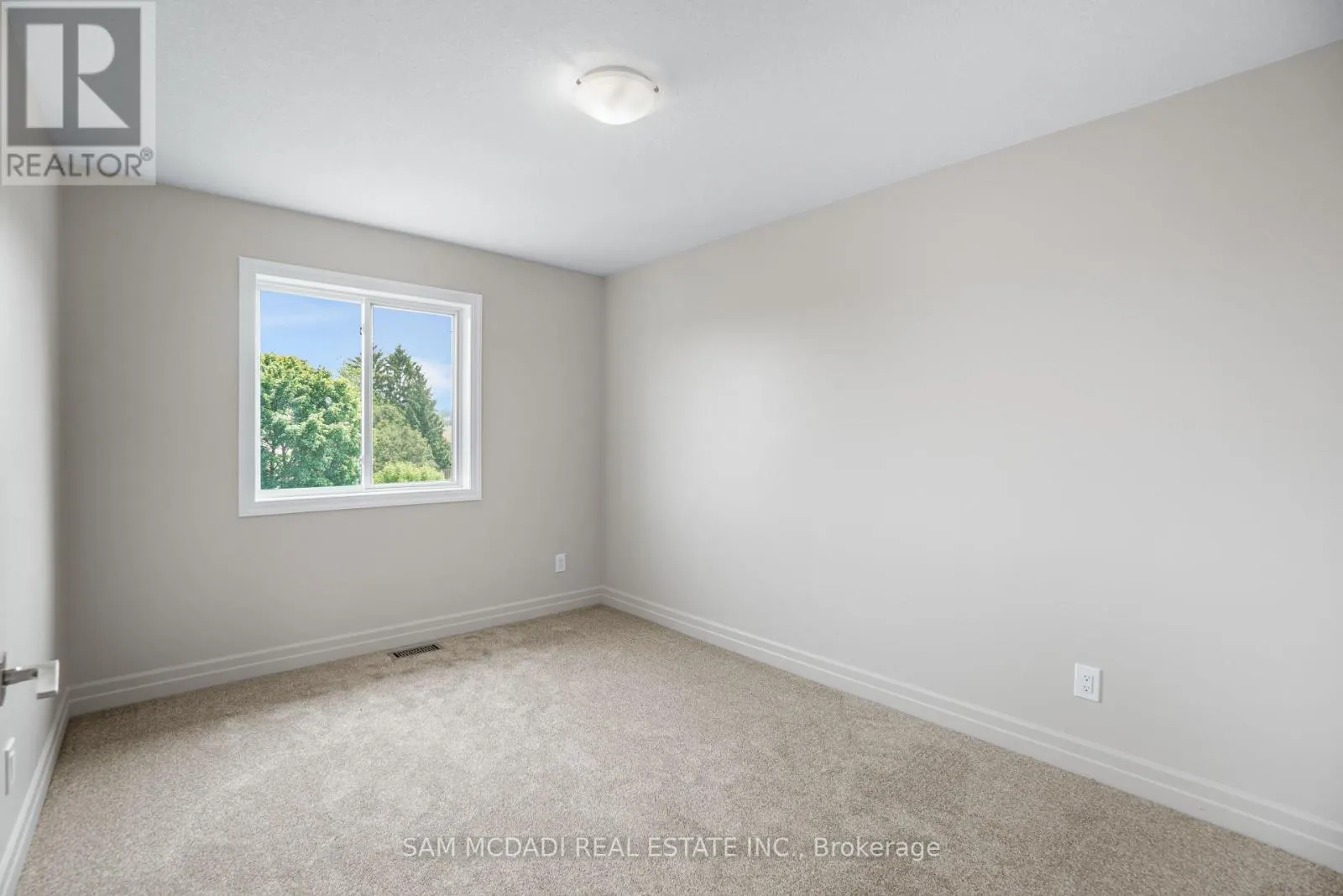 25 - 1023 DEVONSHIRE AVENUE