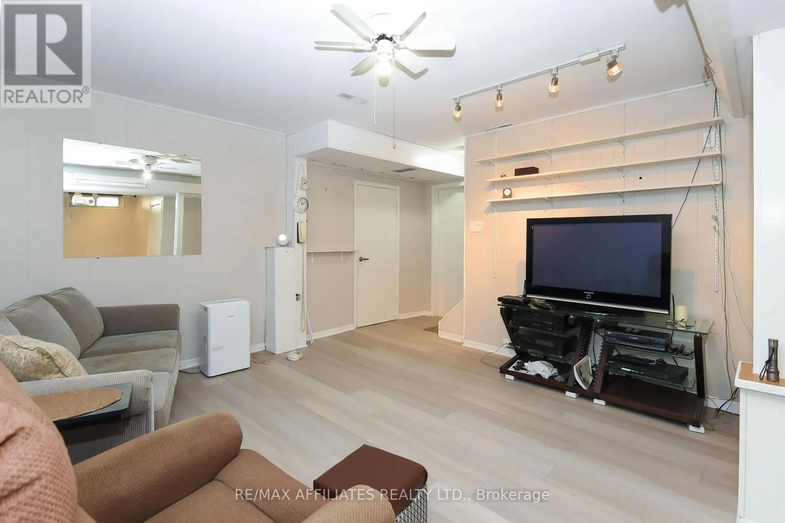 323 FULLERTON AVENUE