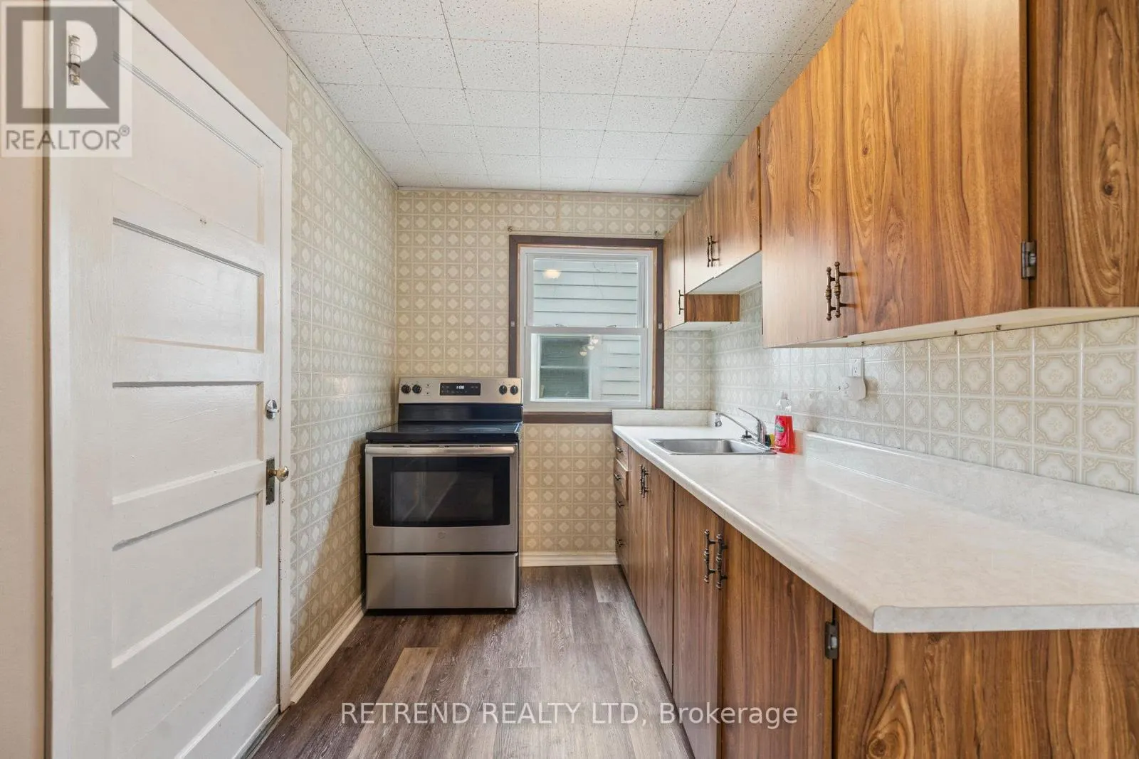 78 EIGHTH AVENUE