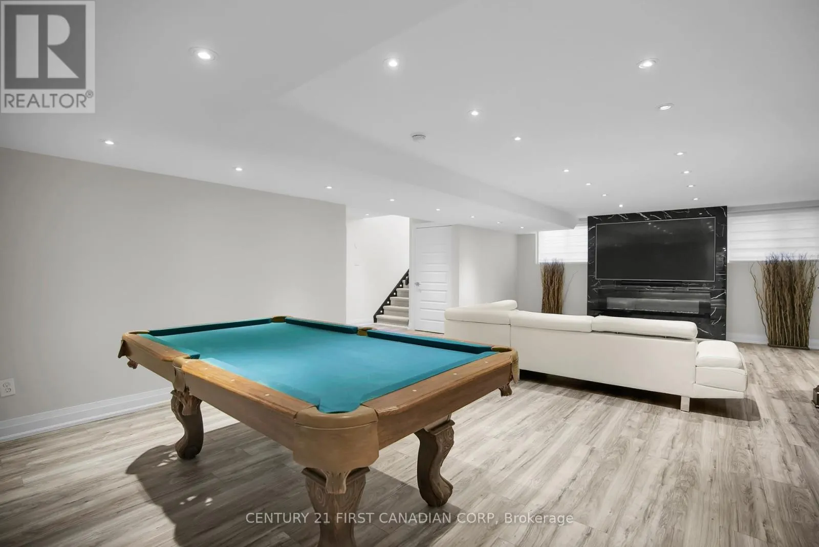 90 PEBBLECREEK WALK W