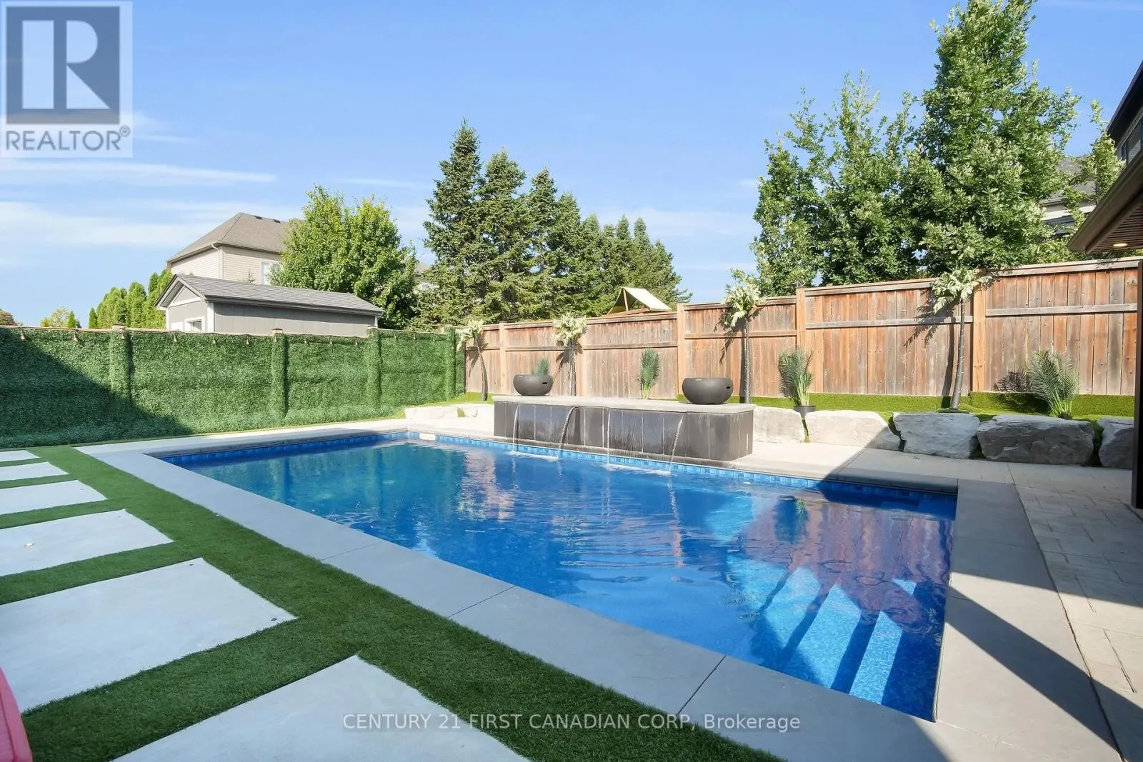 90 PEBBLECREEK WALK W