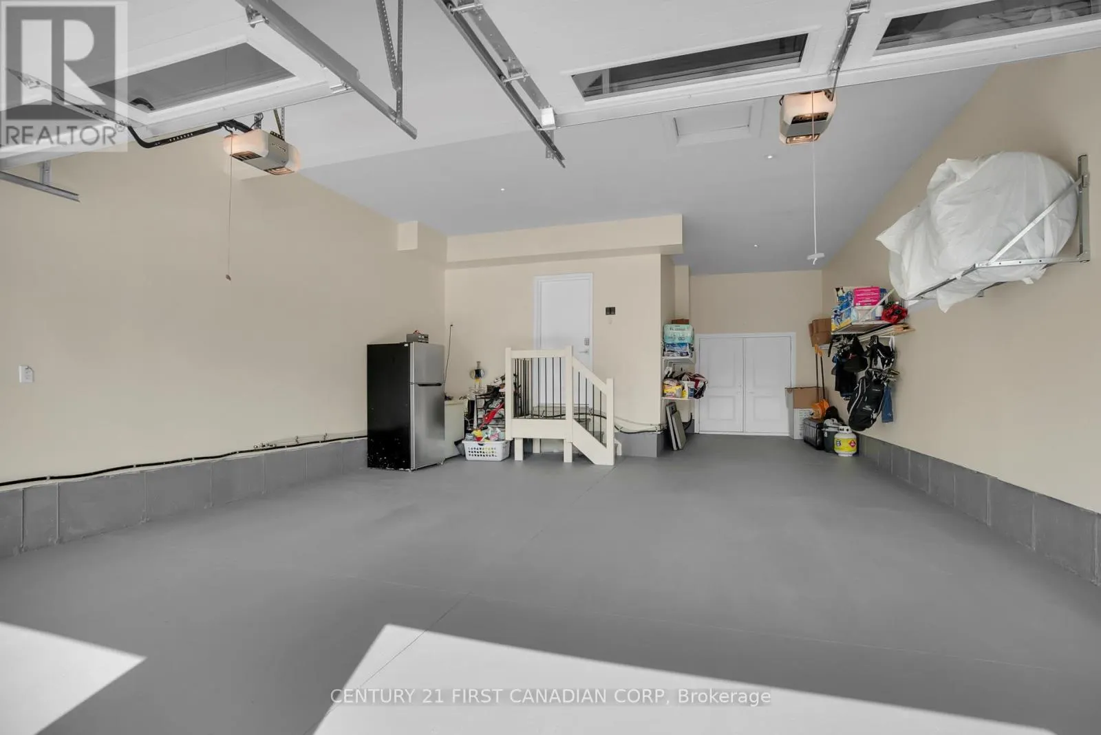 90 PEBBLECREEK WALK W