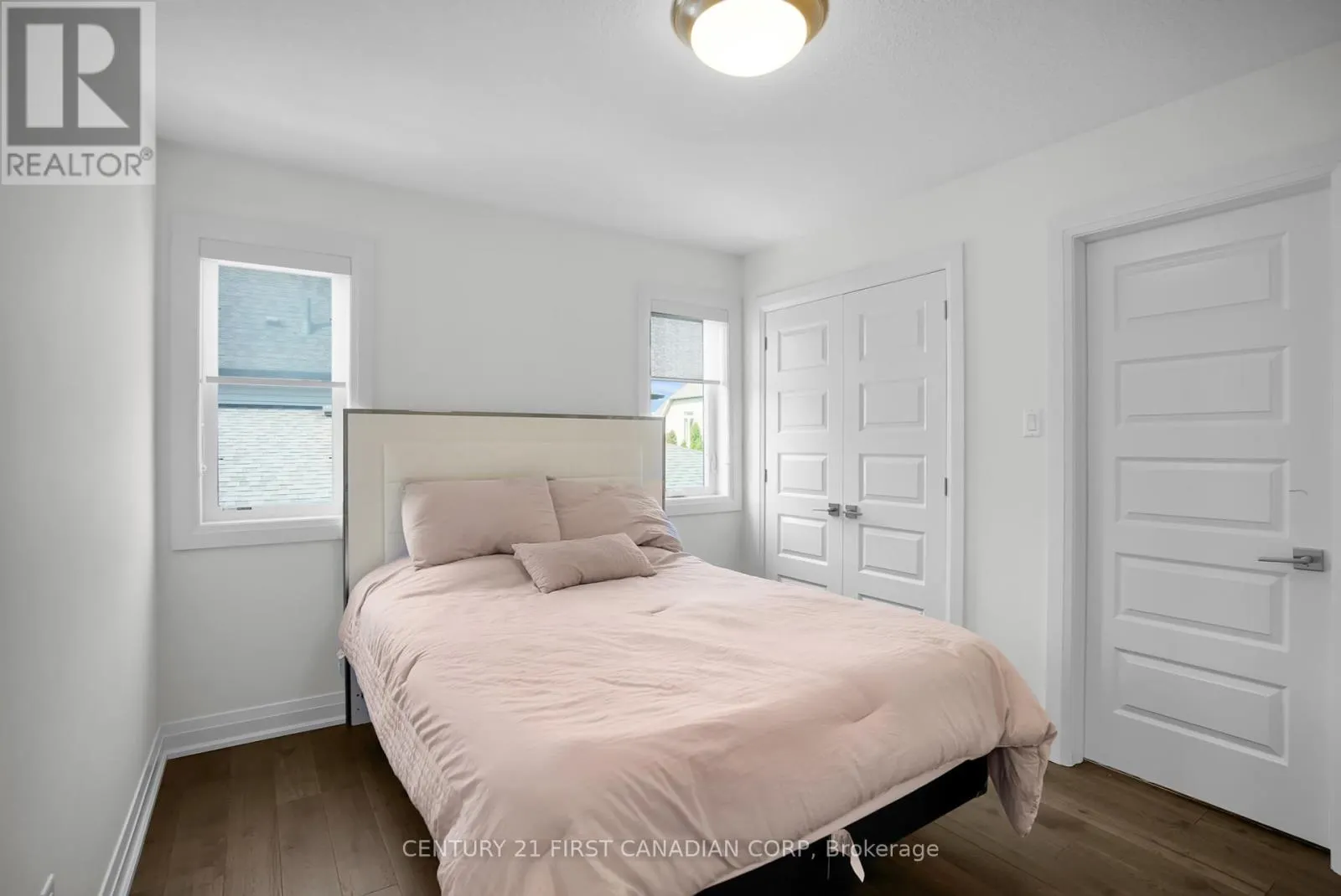 90 PEBBLECREEK WALK W