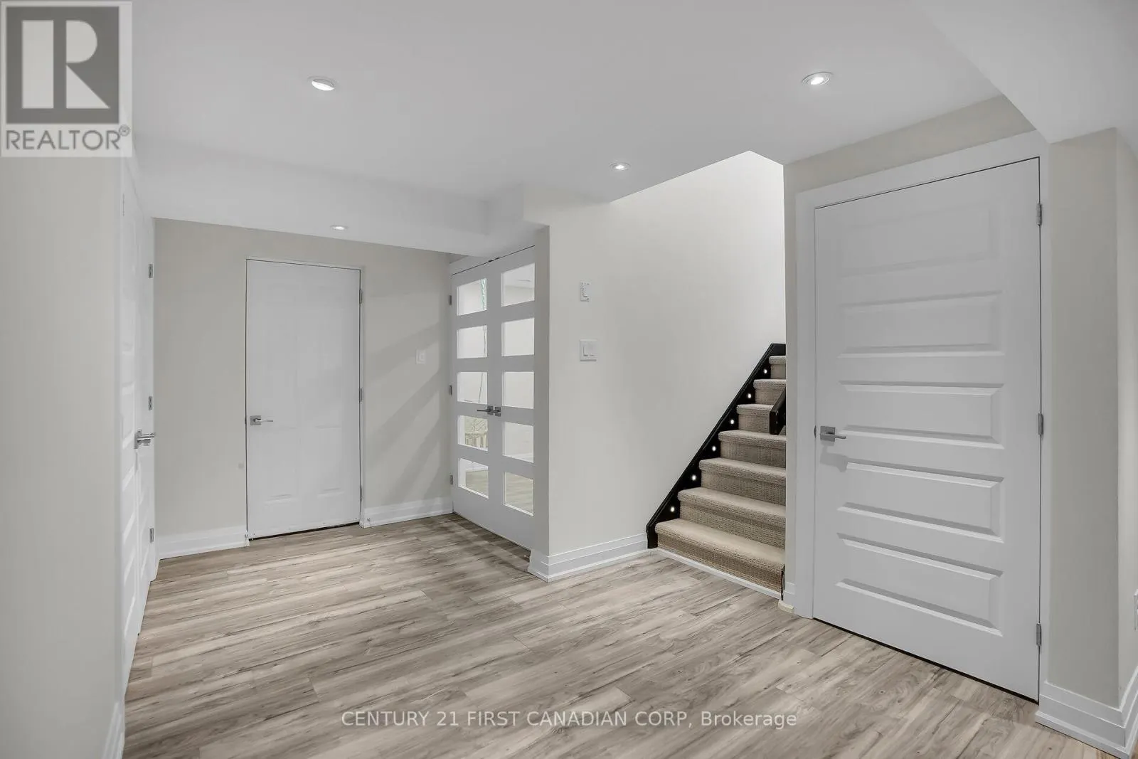 90 PEBBLECREEK WALK W