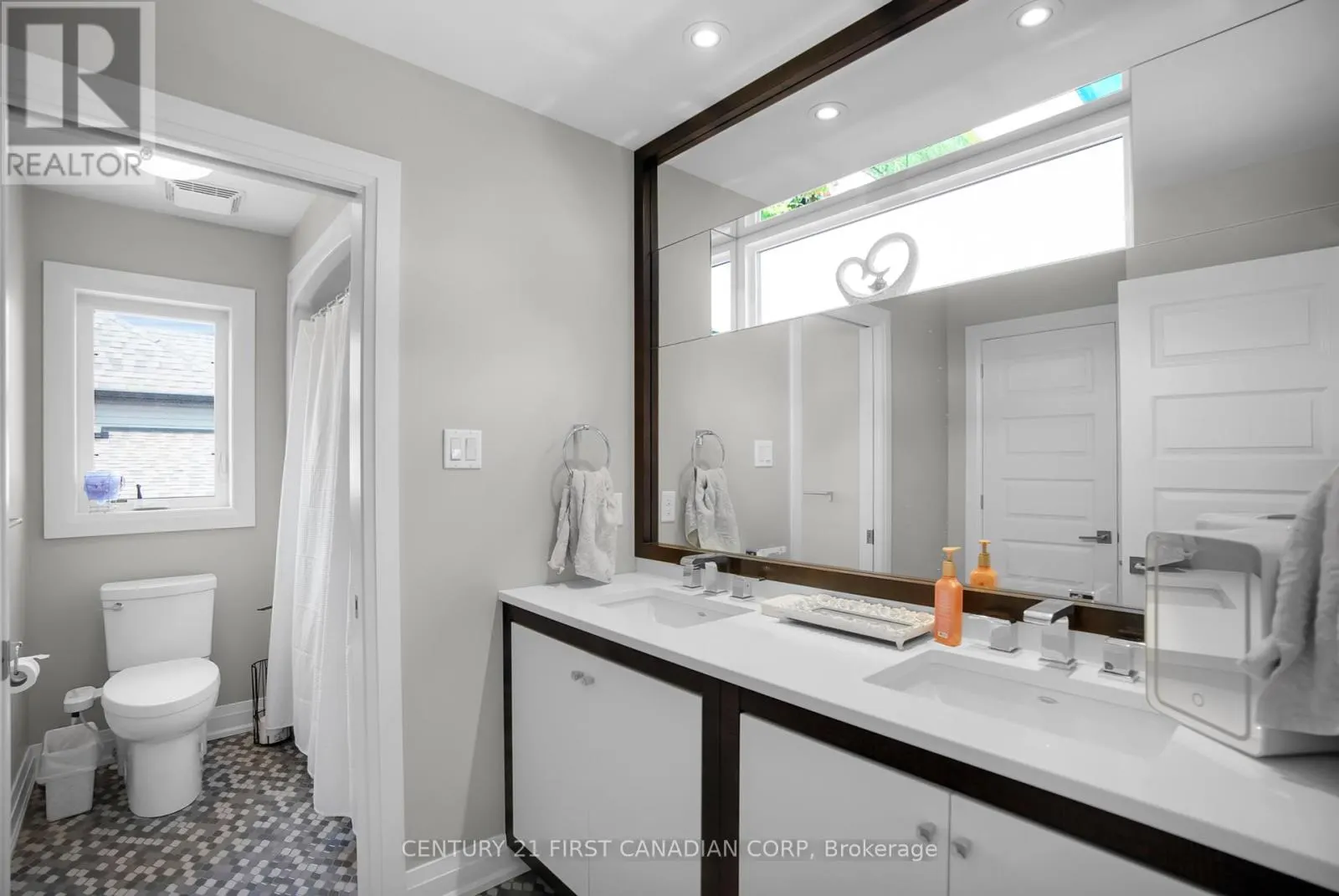 90 PEBBLECREEK WALK W