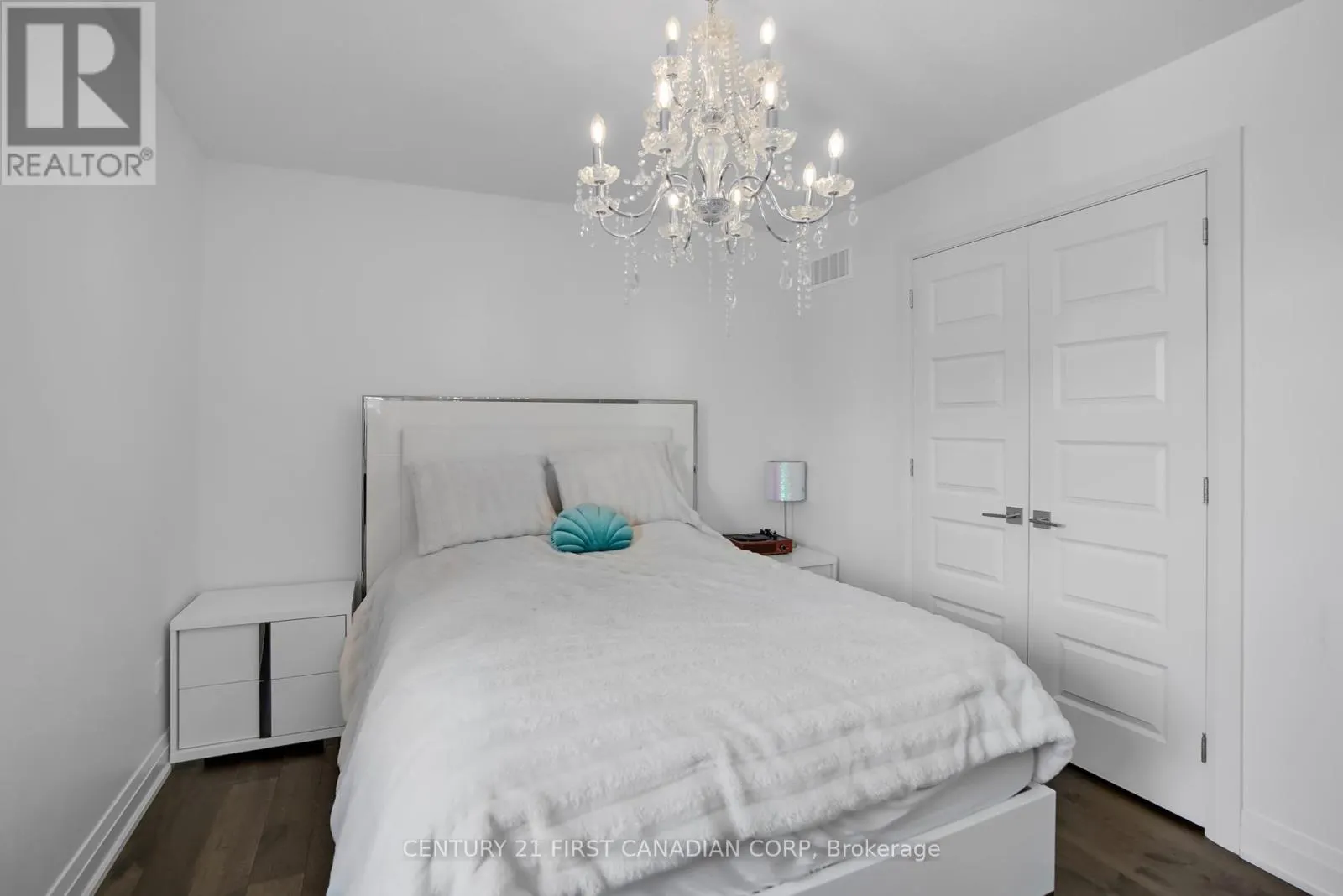 90 PEBBLECREEK WALK W
