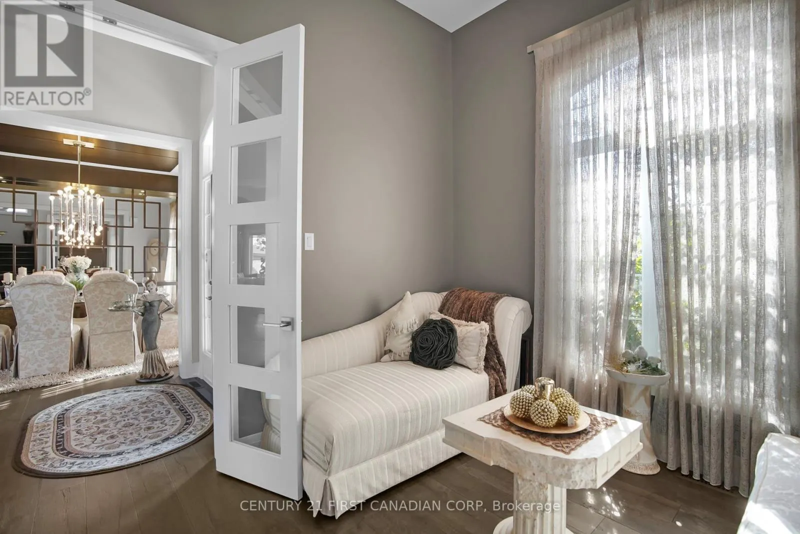 90 PEBBLECREEK WALK W