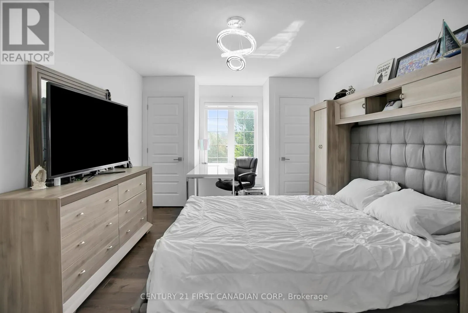 90 PEBBLECREEK WALK W
