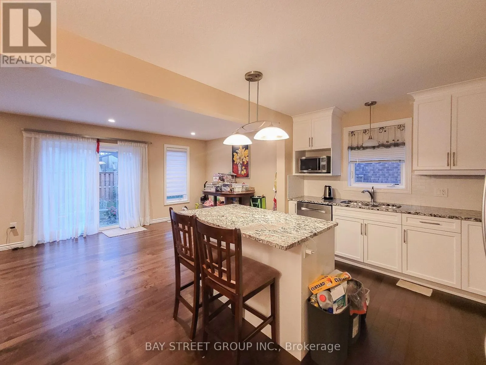 53 - 486 SKYLINE AVENUE