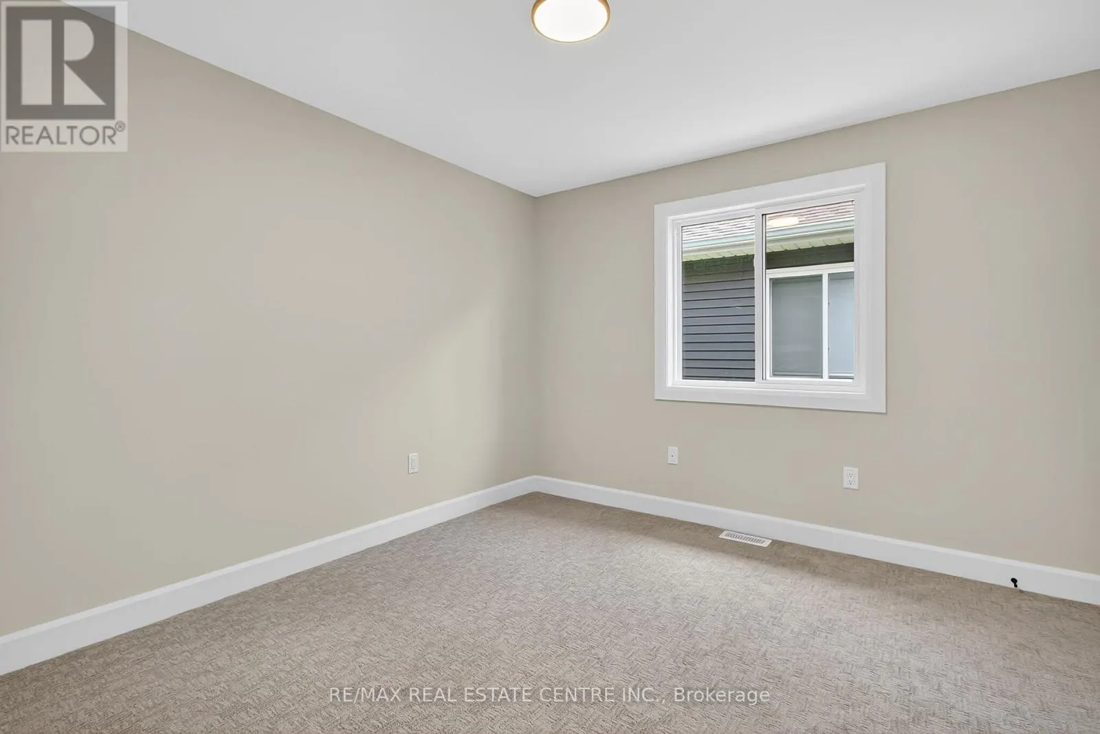 93 MOONSTONE CRESCENT