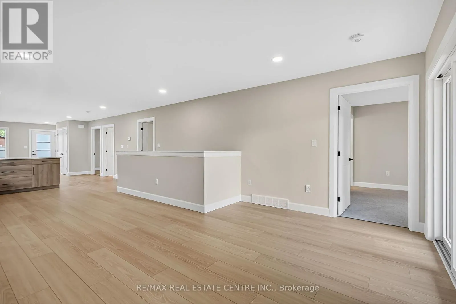 93 MOONSTONE CRESCENT