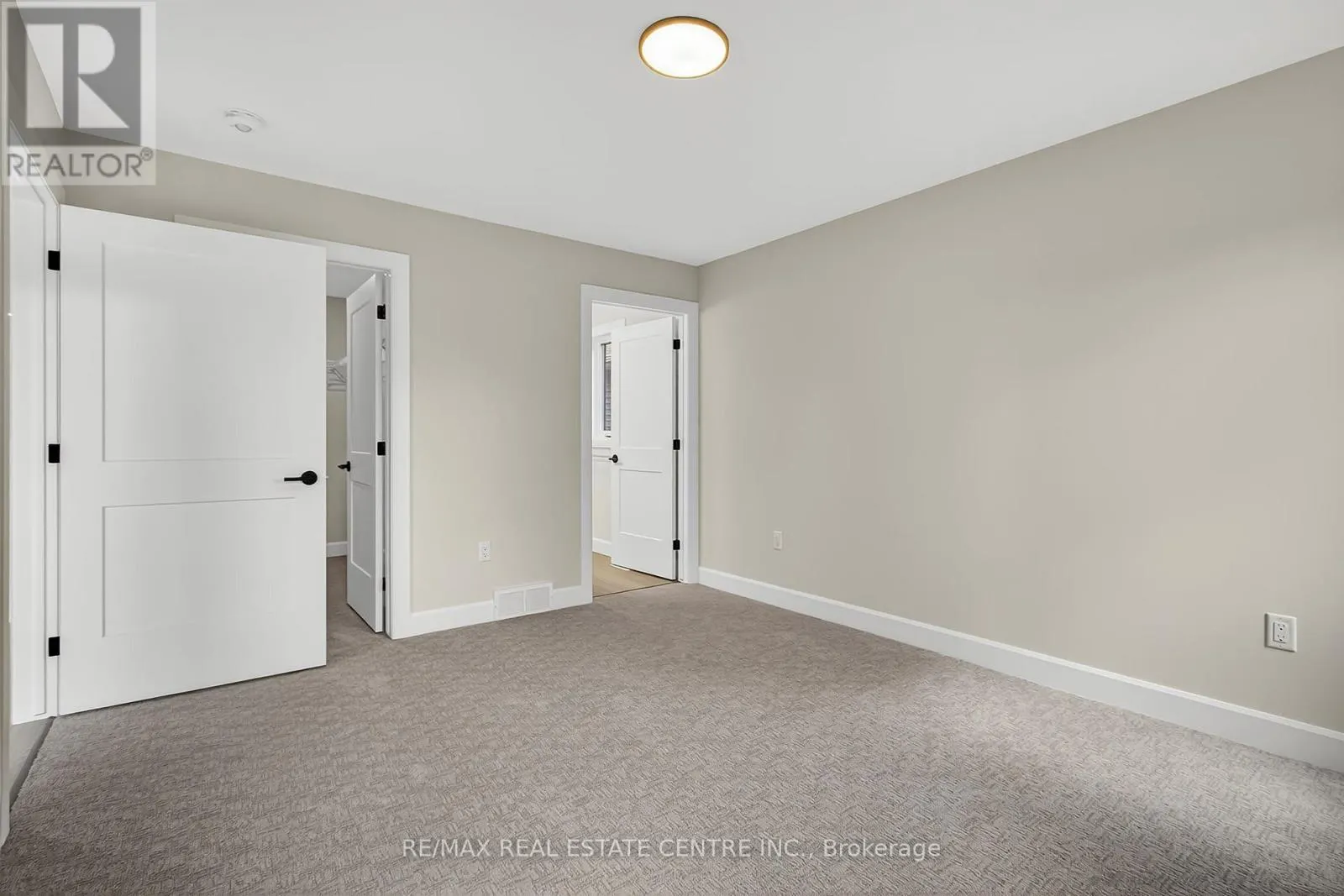 93 MOONSTONE CRESCENT