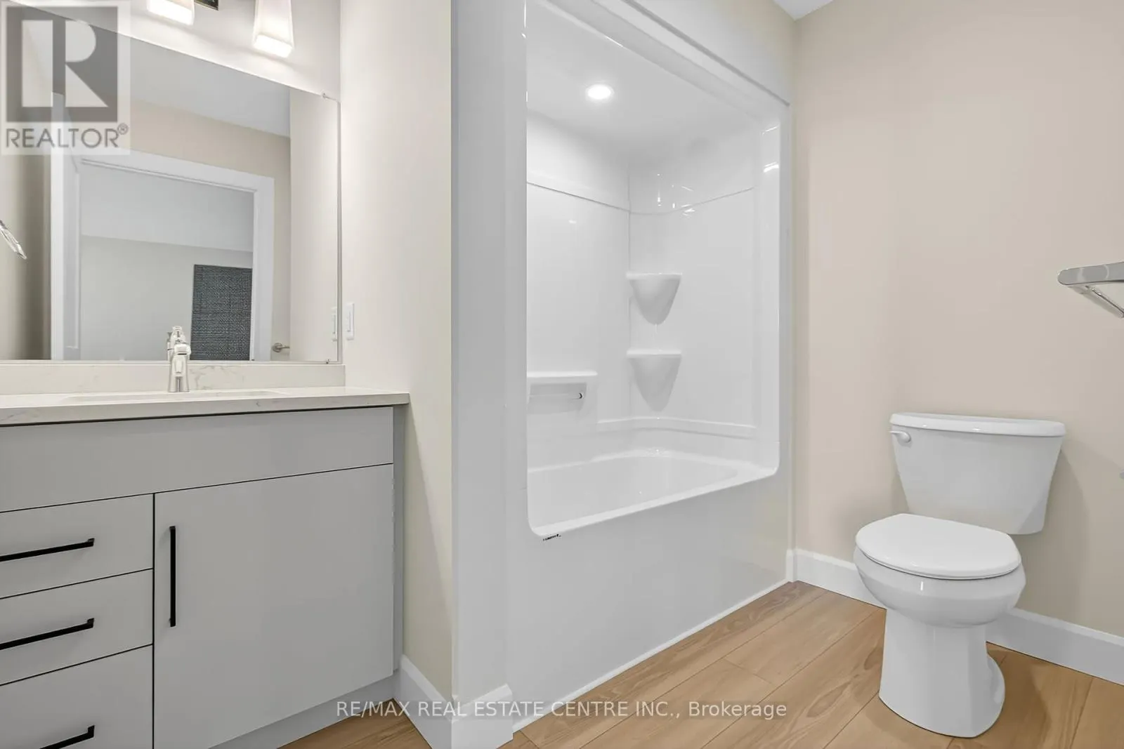 93 MOONSTONE CRESCENT