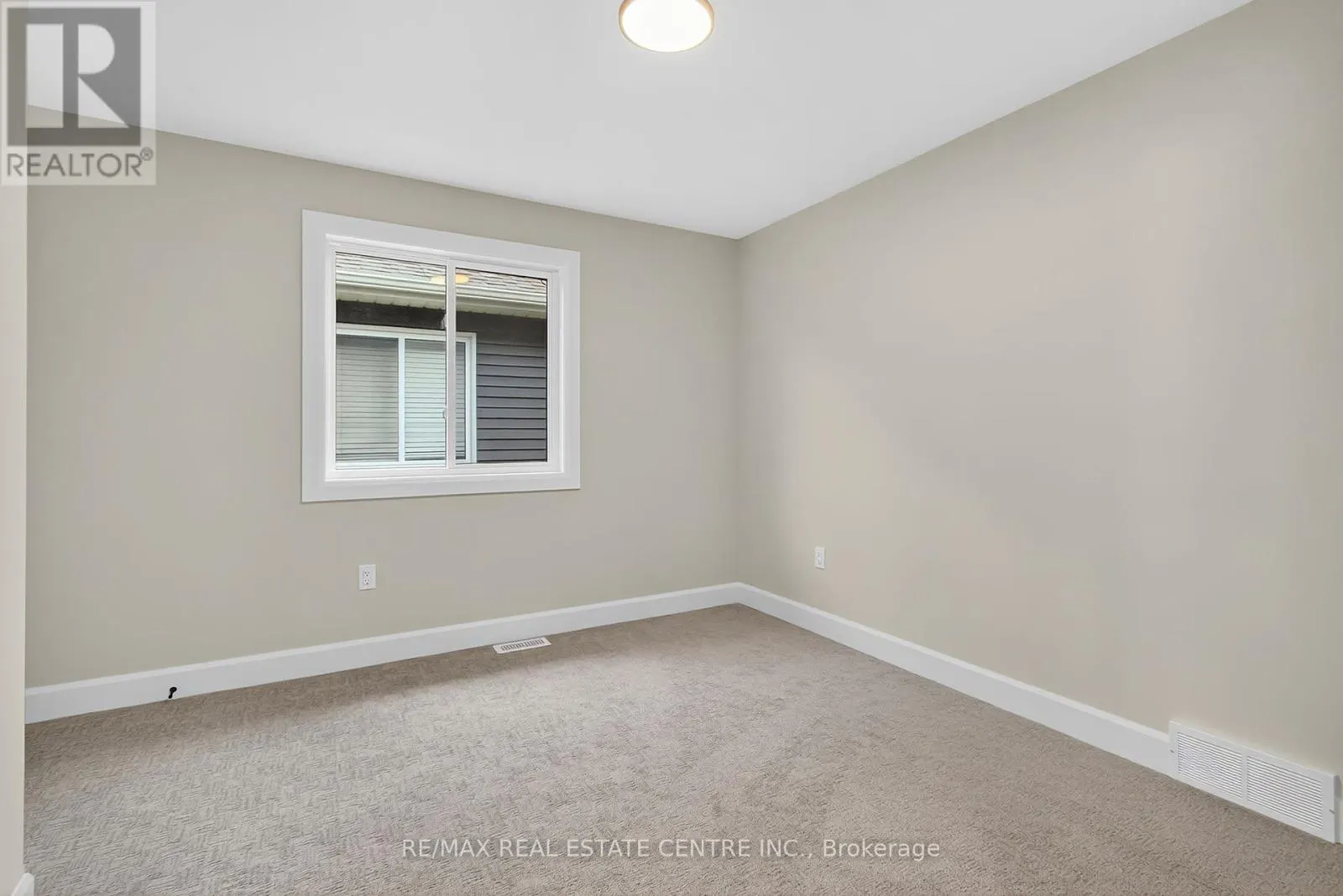 93 MOONSTONE CRESCENT
