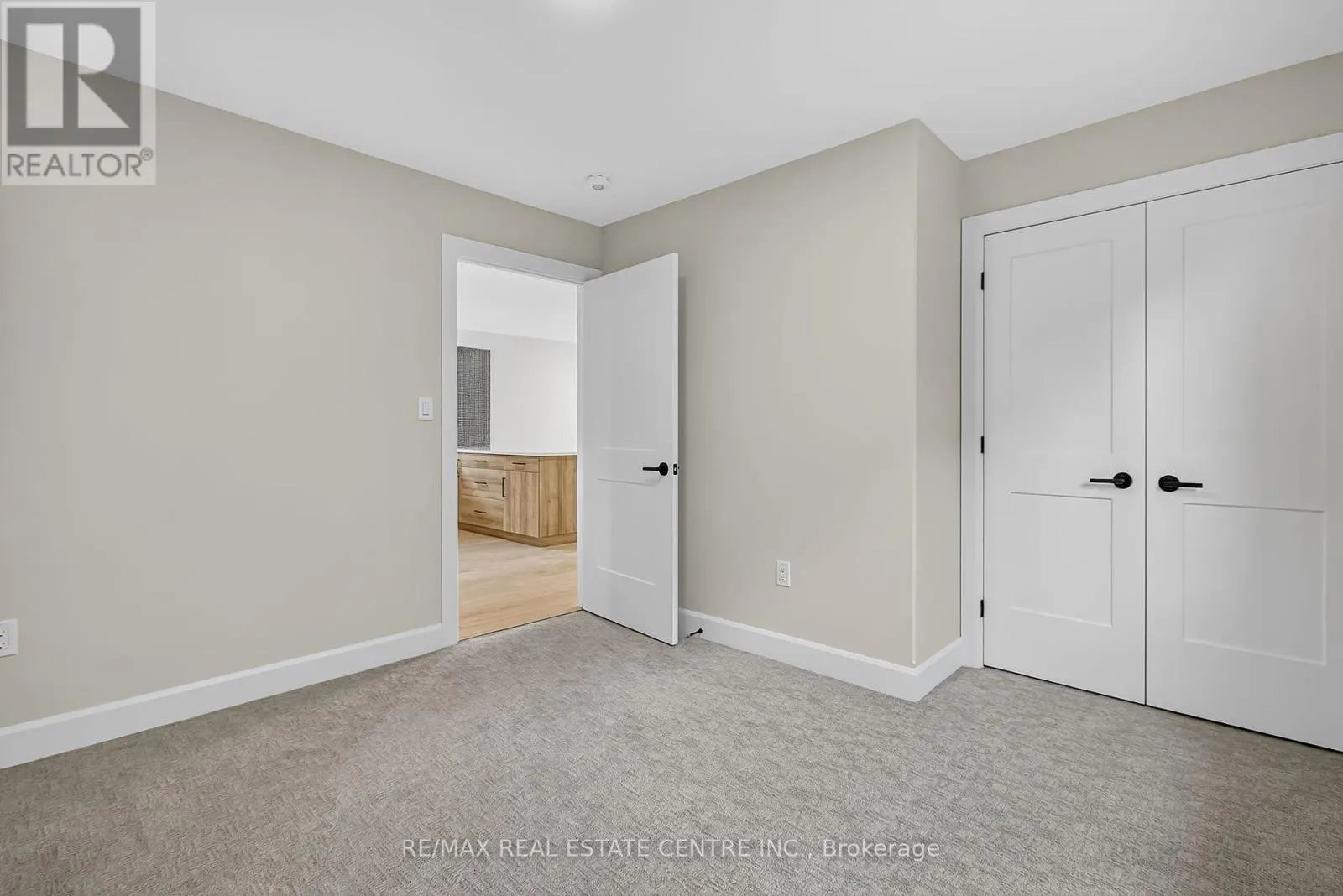 93 MOONSTONE CRESCENT