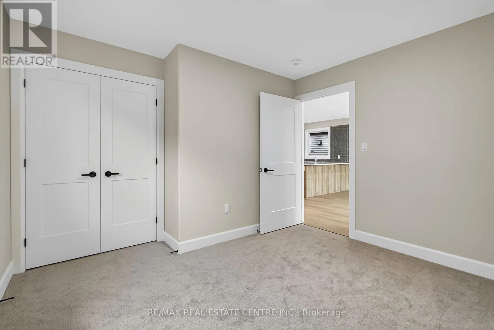 93 MOONSTONE CRESCENT