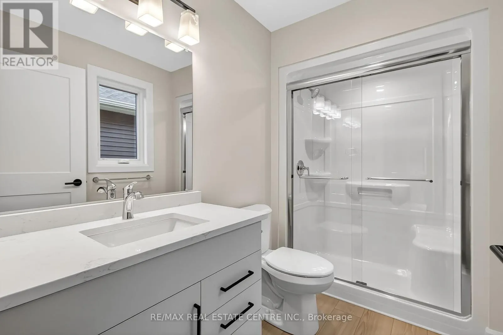 93 MOONSTONE CRESCENT