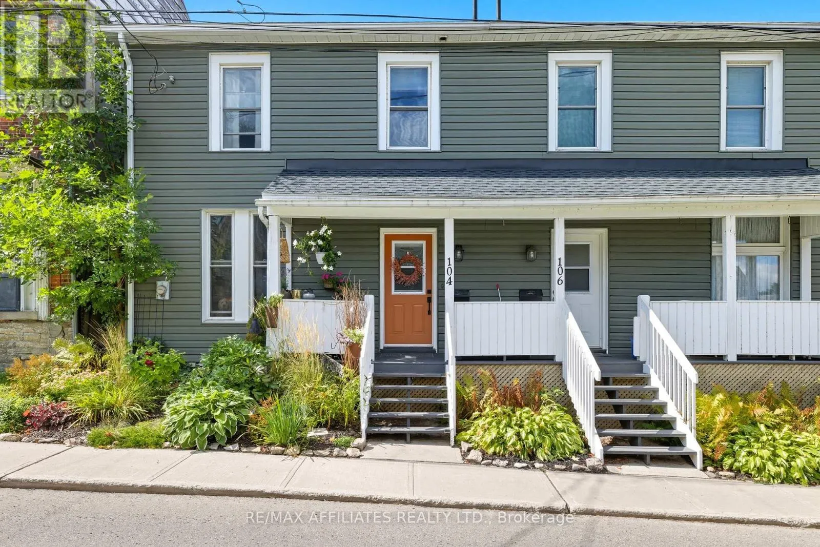 104 BETHUNE STREET