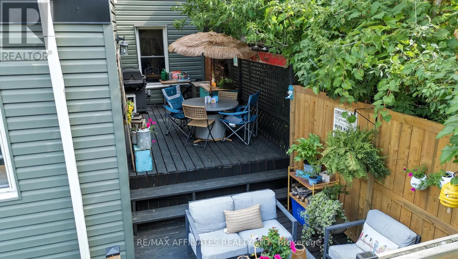 104 BETHUNE STREET