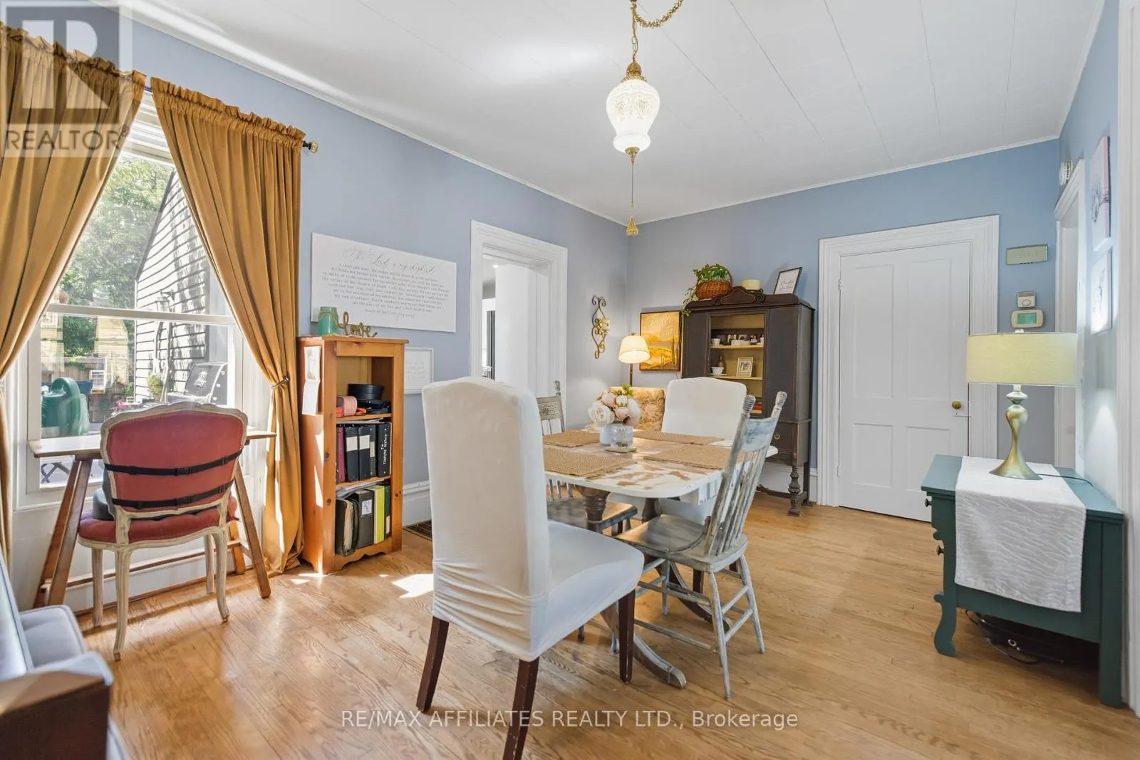 104 BETHUNE STREET