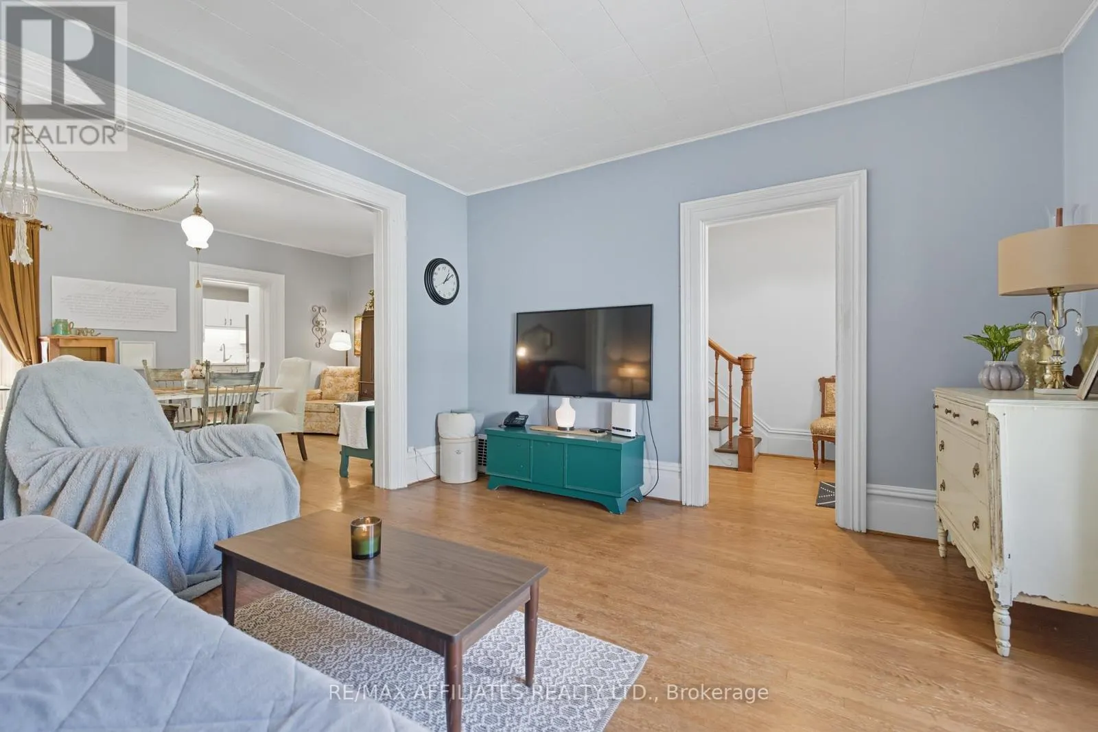 104 BETHUNE STREET