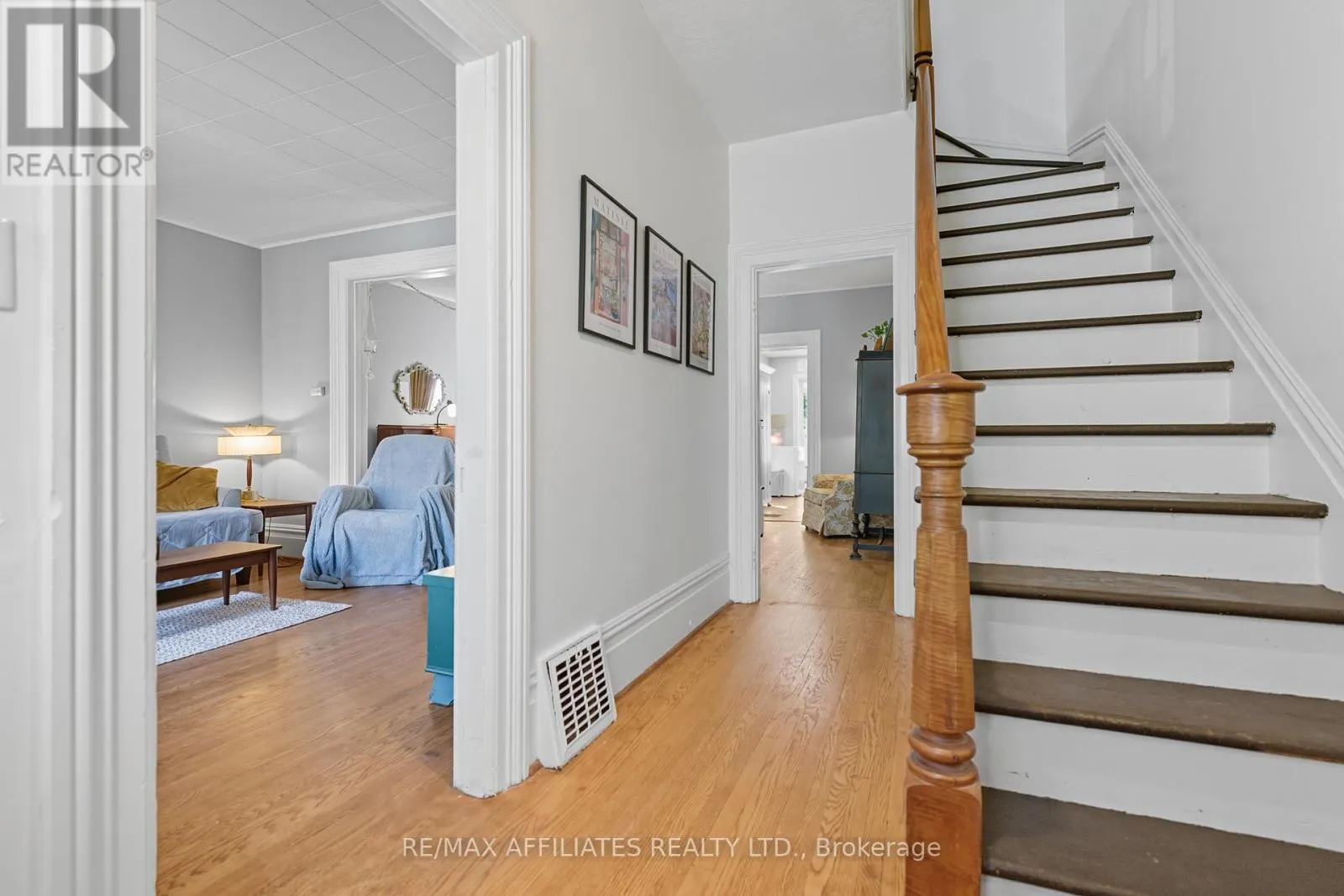 104 BETHUNE STREET