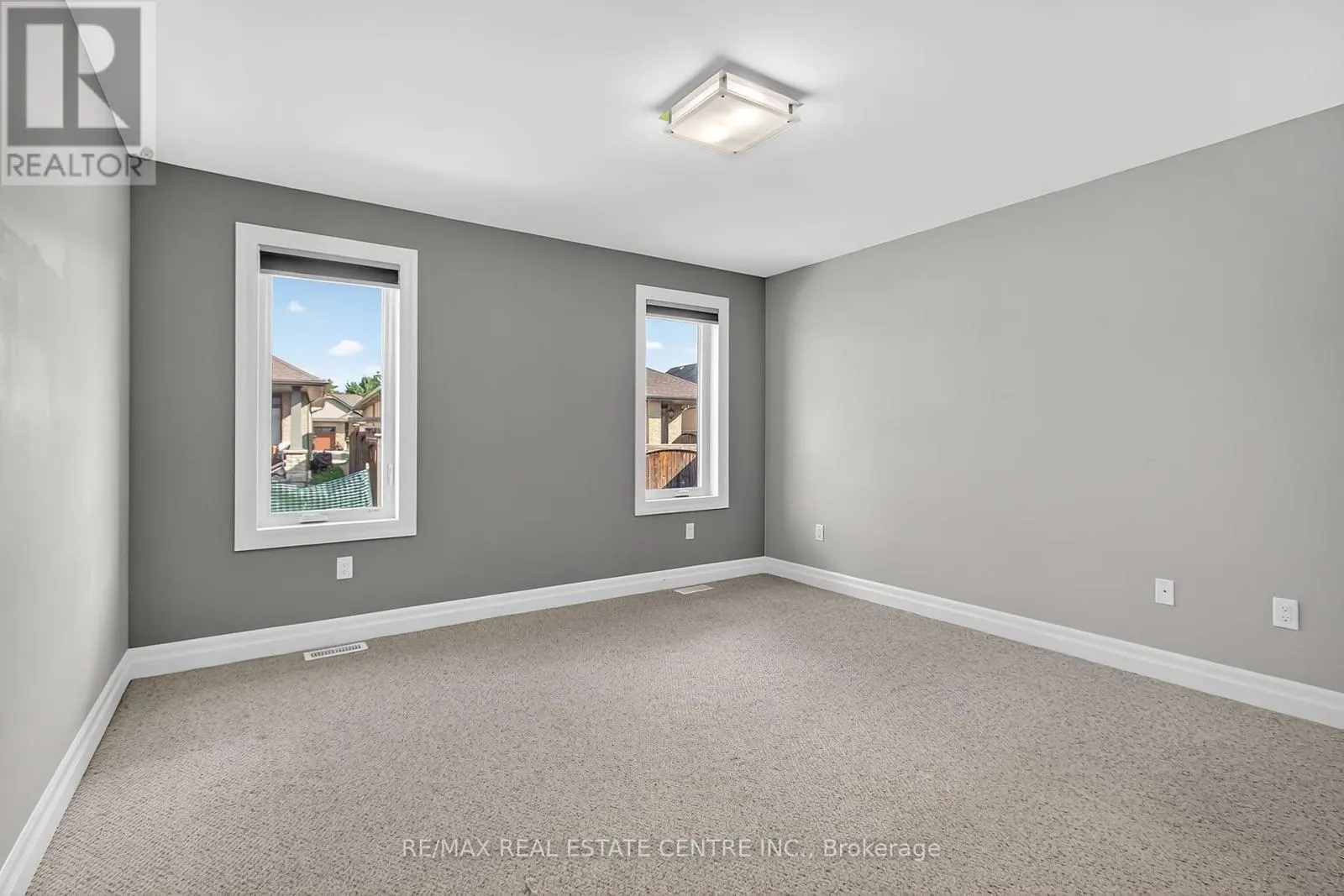 520 MOLINARI CRESCENT