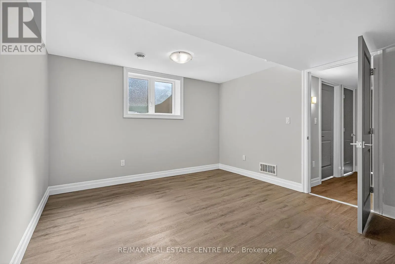 520 MOLINARI CRESCENT