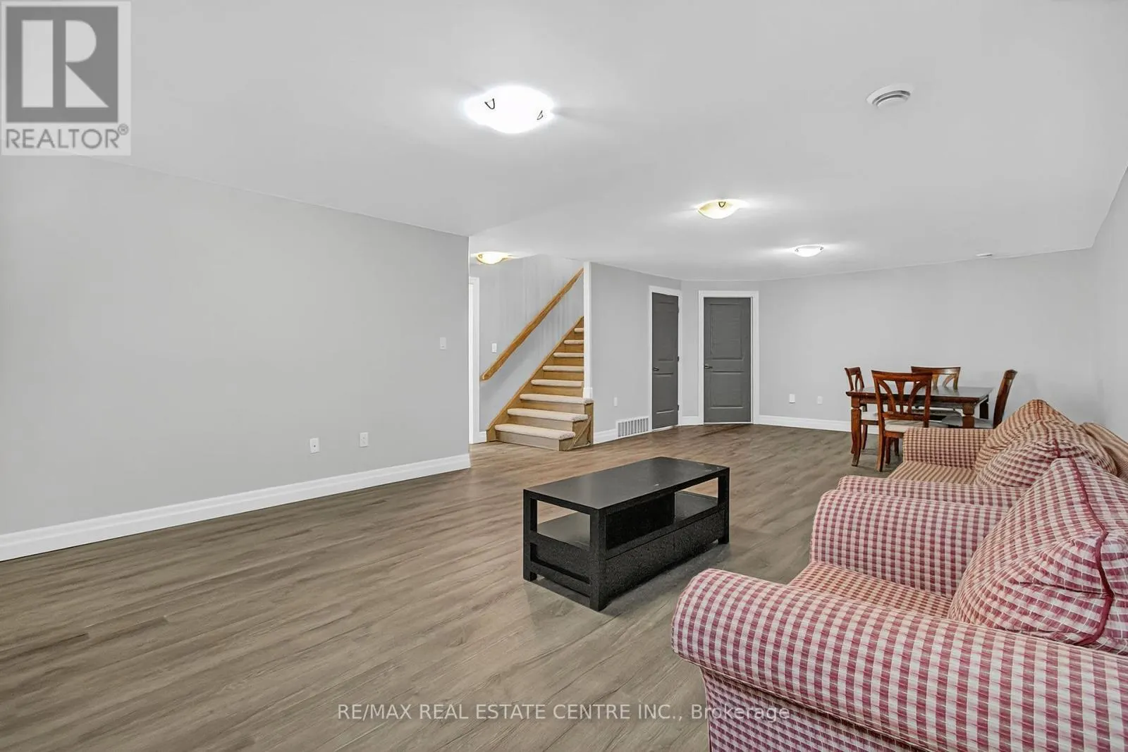 520 MOLINARI CRESCENT