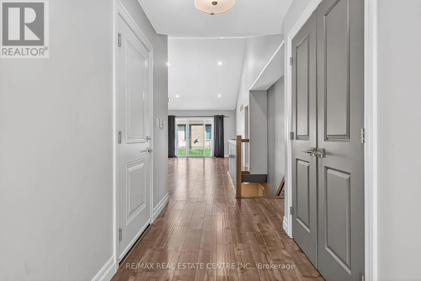 520 MOLINARI CRESCENT