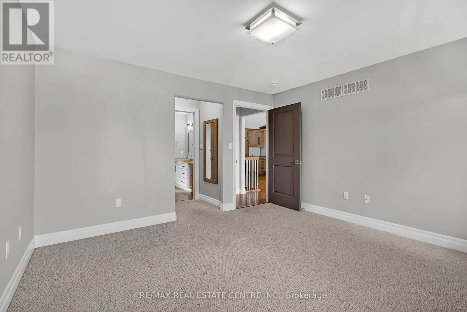 520 MOLINARI CRESCENT