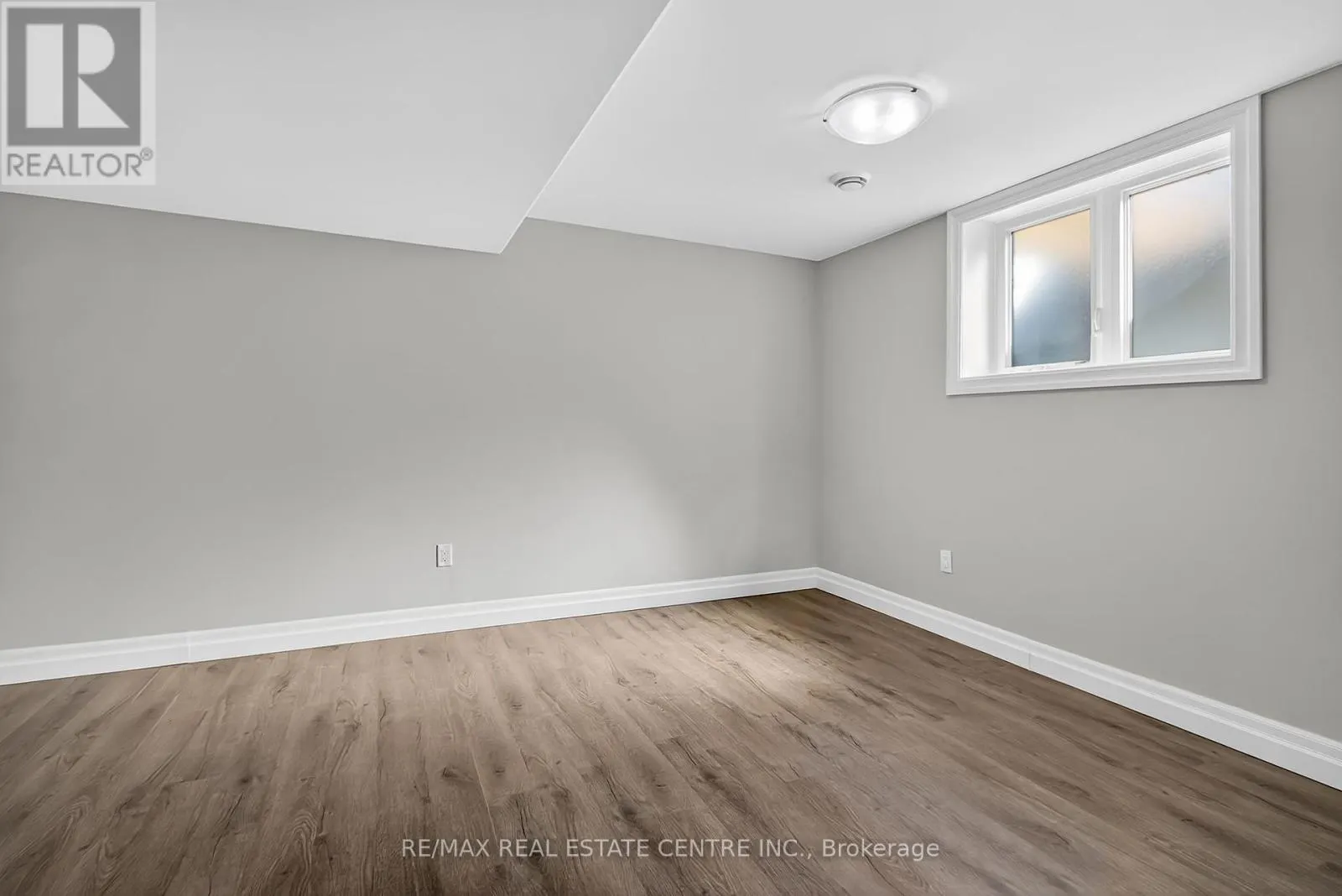 520 MOLINARI CRESCENT