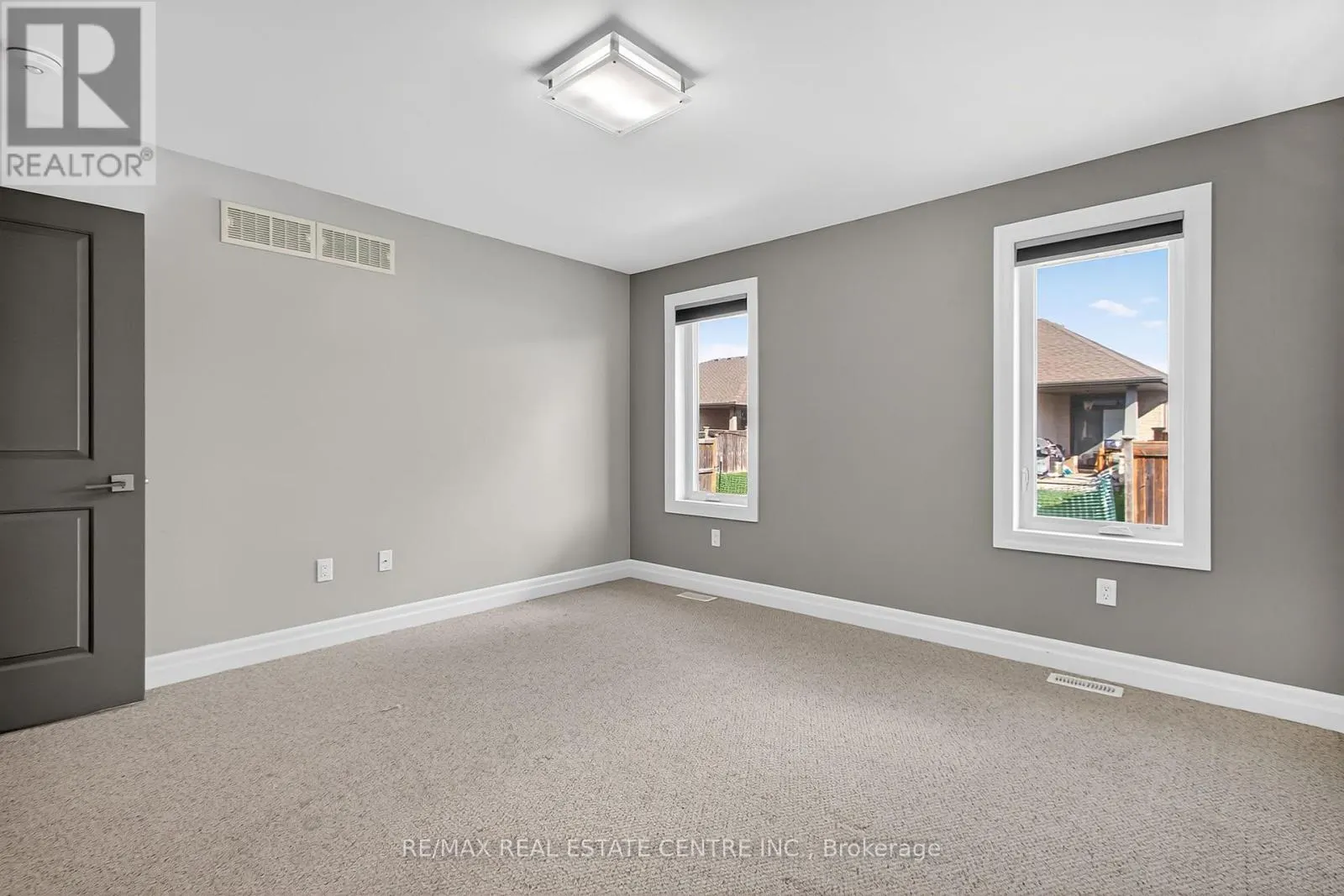 520 MOLINARI CRESCENT