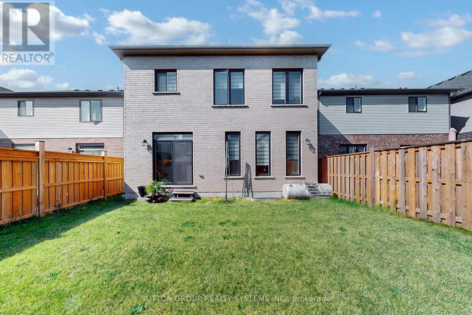 621 FLORENCEDALE CRESCENT
