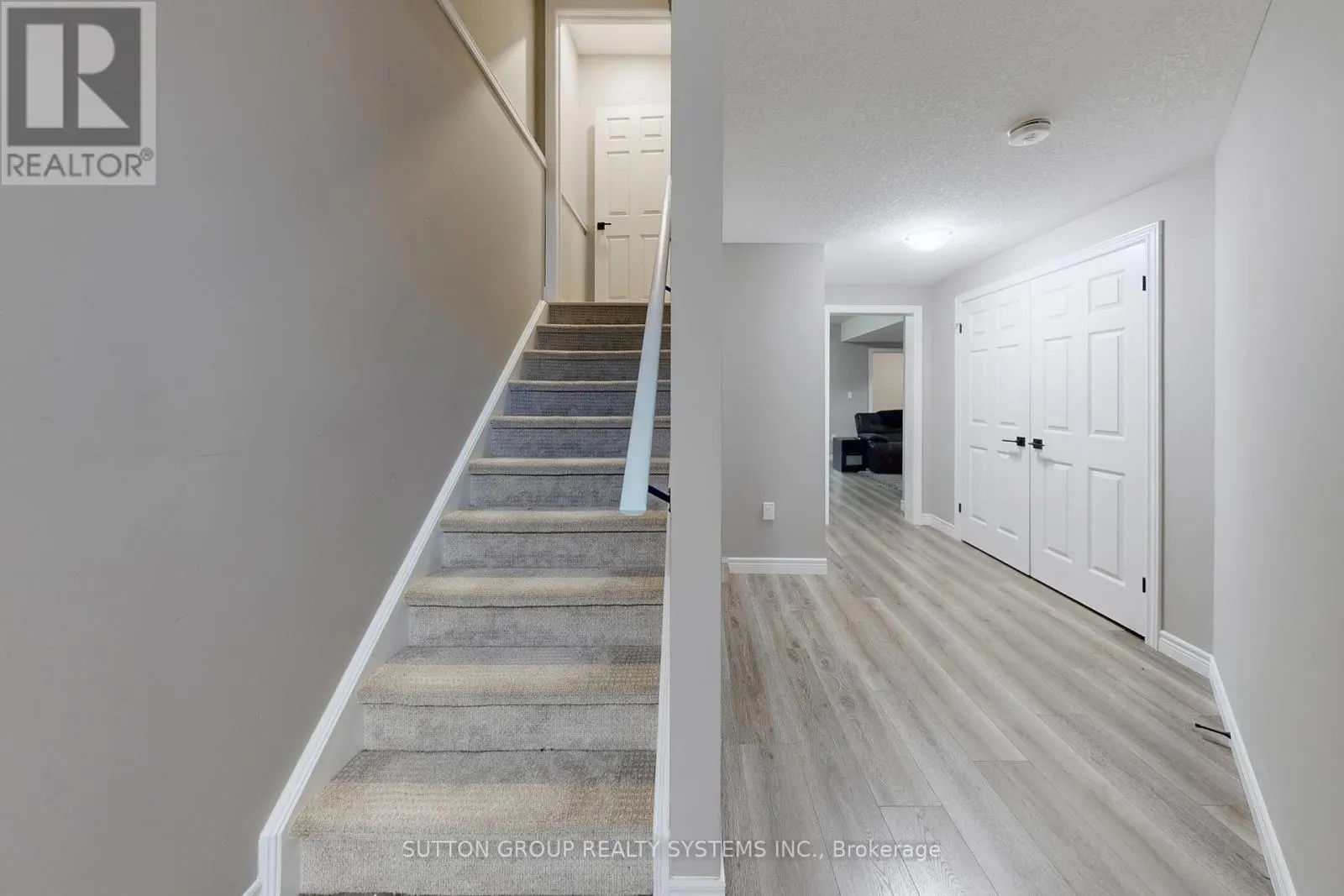 621 FLORENCEDALE CRESCENT