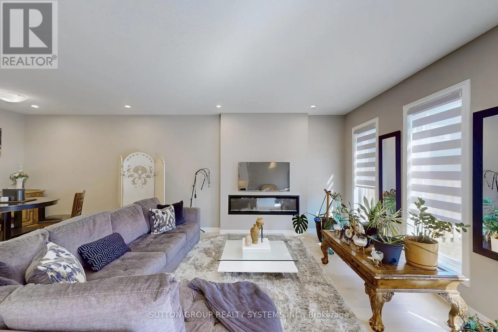 621 FLORENCEDALE CRESCENT
