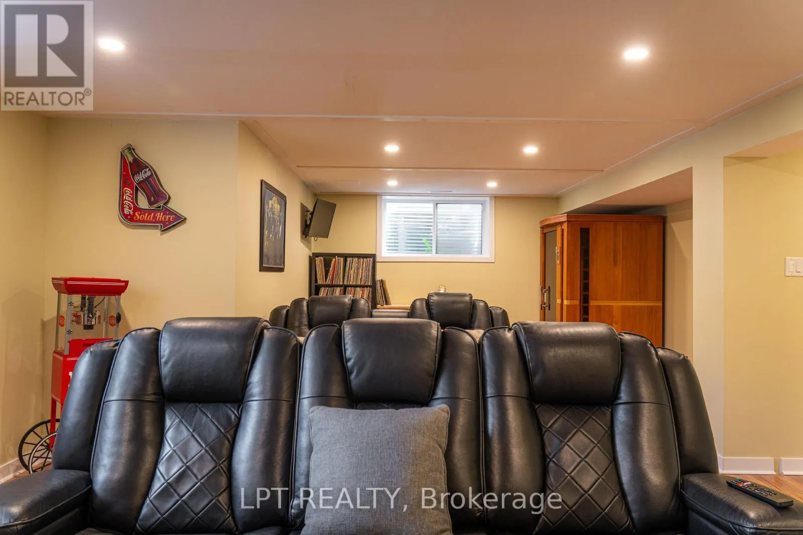410 ANDALUSIAN CRESCENT